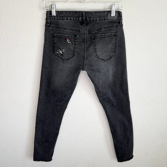 Soundgirl Skinny Jeans Junior's 5 Black Floral Embroidery Raw Hem Mid Rise - Picture 3 of 6